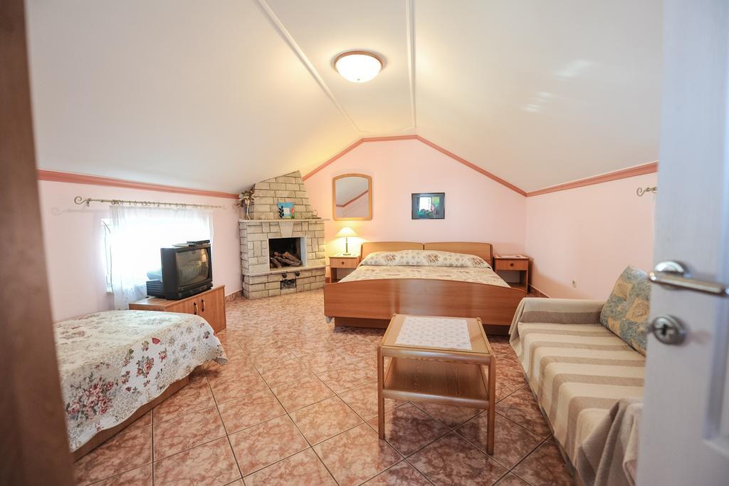 Apartment Nina Promajna Chambre photo