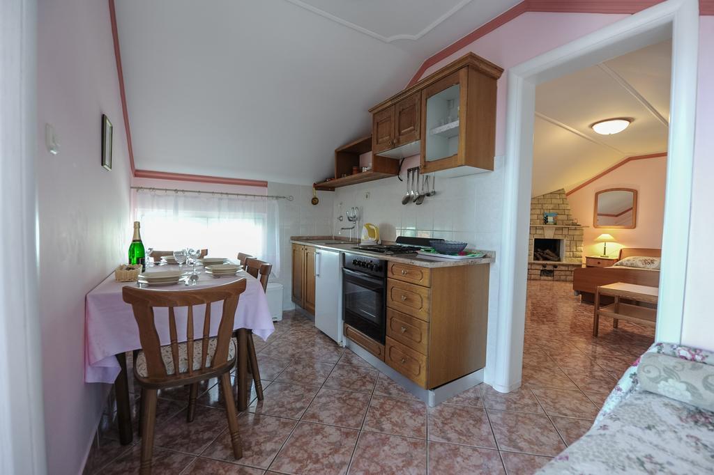 Apartment Nina Promajna Chambre photo